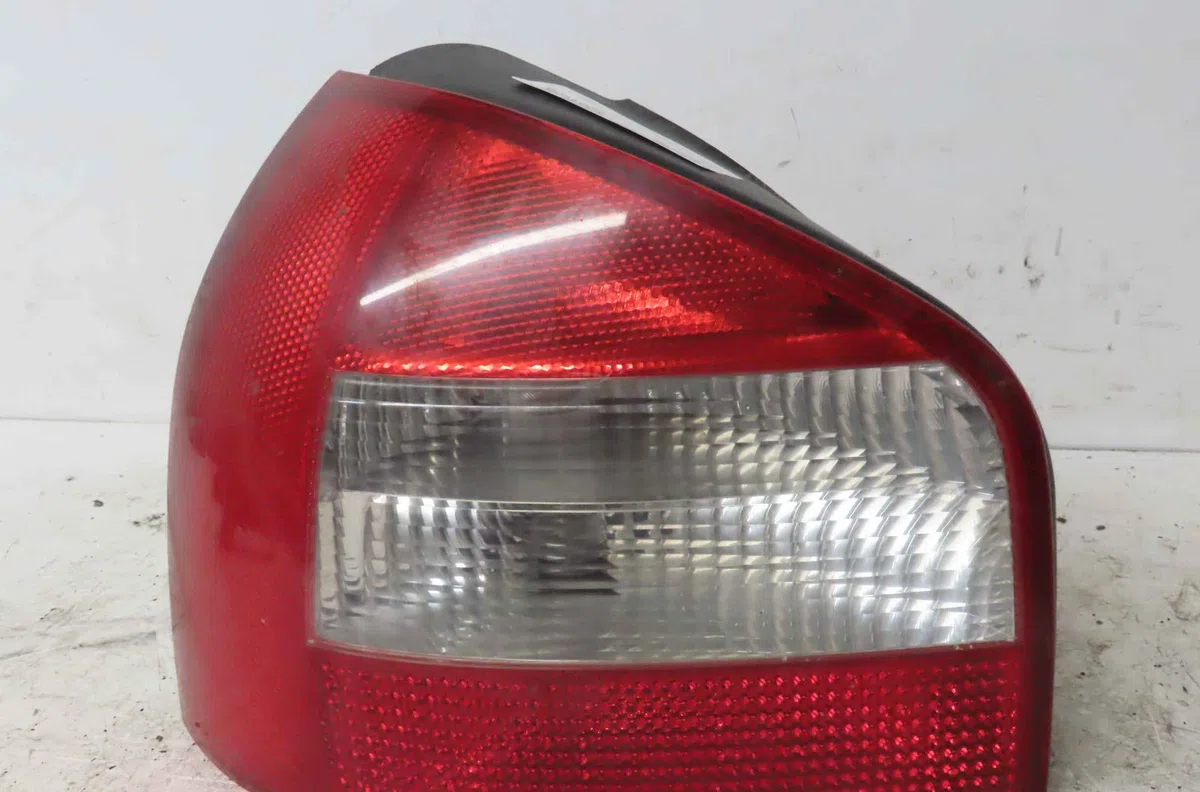 Catadioptre arg AUDI A3 I occasion — photo 3
