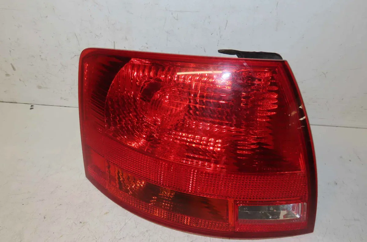 Catadioptre arg AUDI A4 II occasion — photo 4