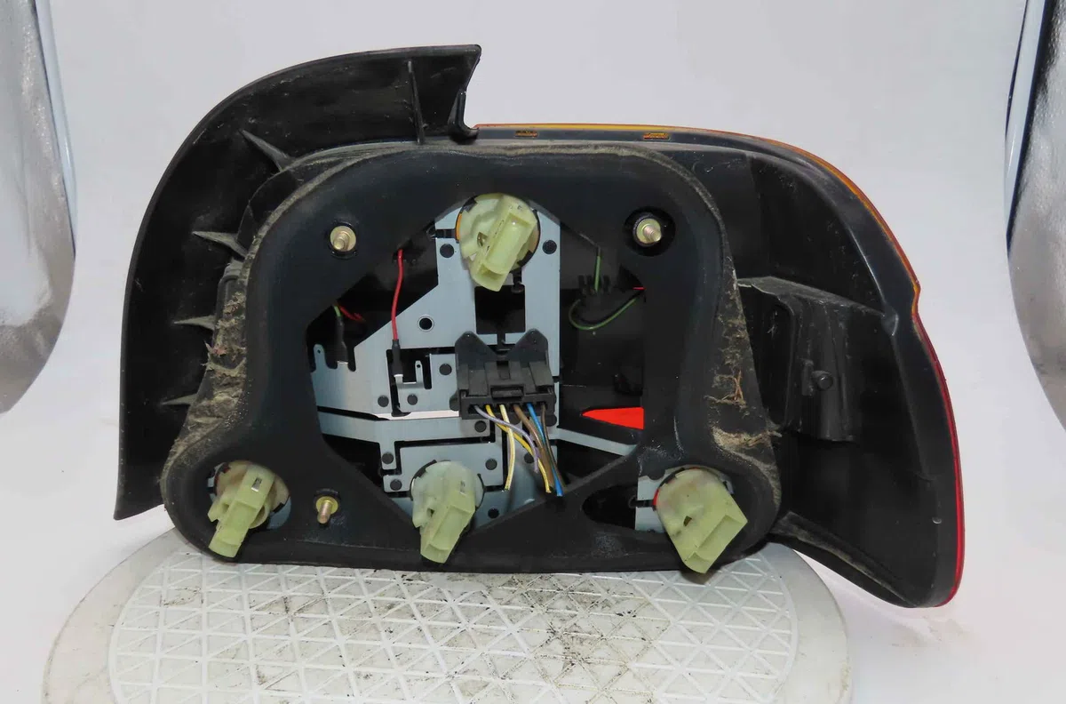 Catadioptre arg B.M.W. SERIE 5 IV occasion — photo 3