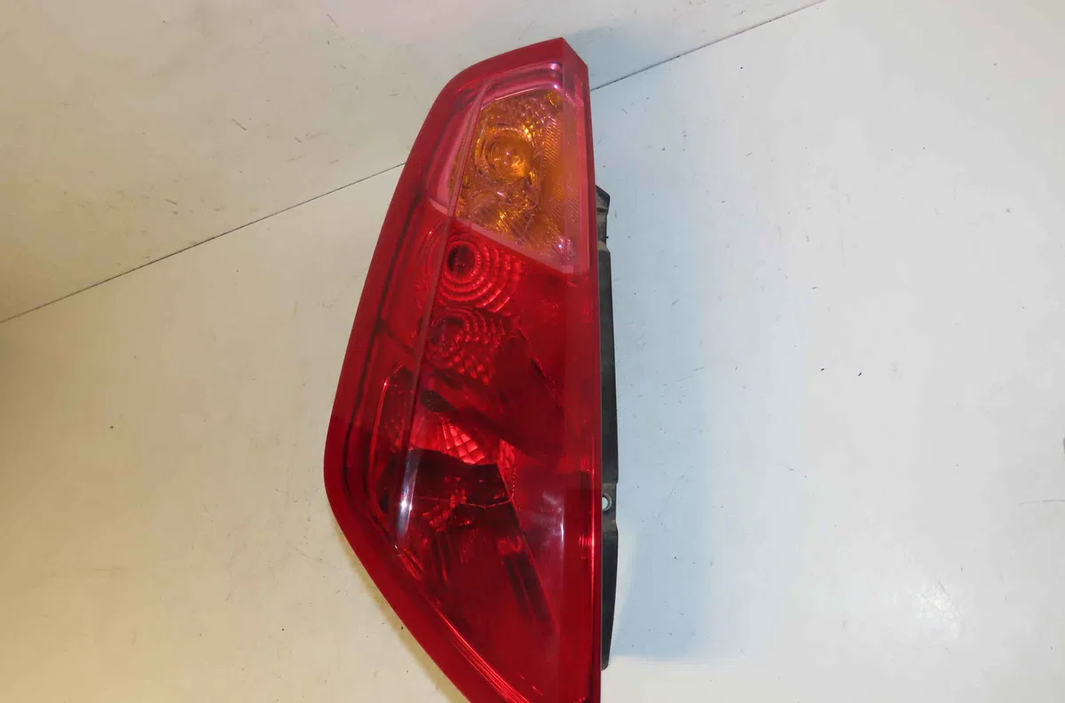 Catadioptre arg FIAT PUNTO EVO III occasion — photo 4