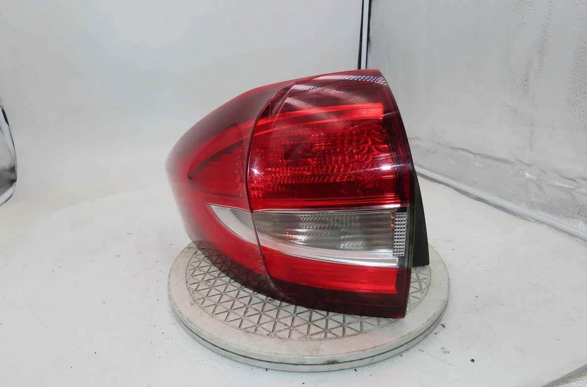 Catadioptre arg FORD CMAX II occasion — photo 2