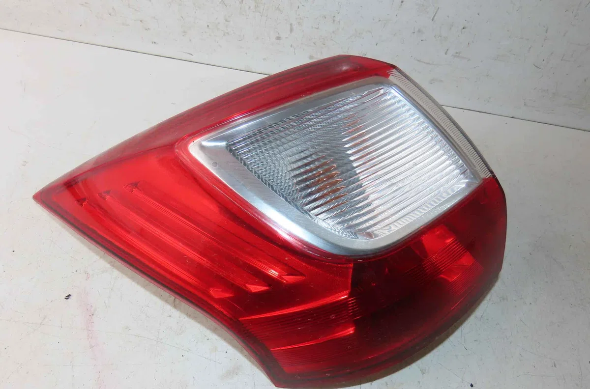 Catadioptre arg FORD CMAX II occasion — photo 2
