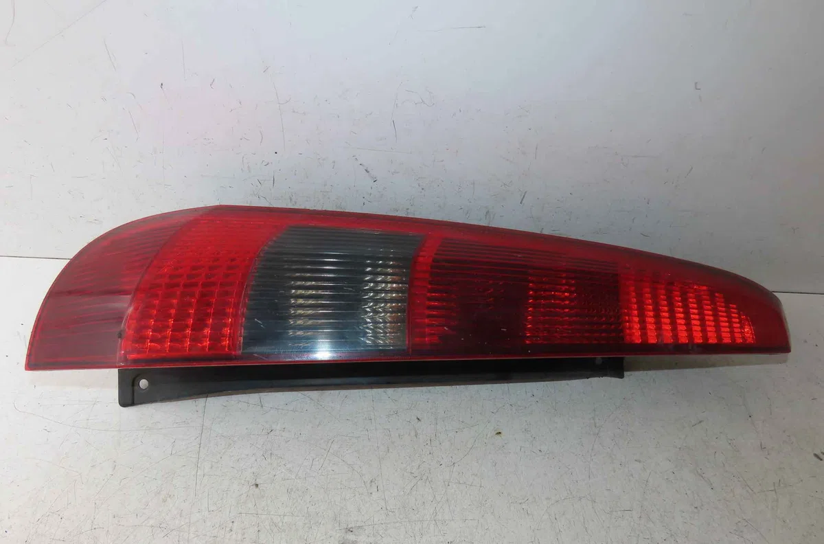 Catadioptre arg FORD FIESTA V occasion — photo 3