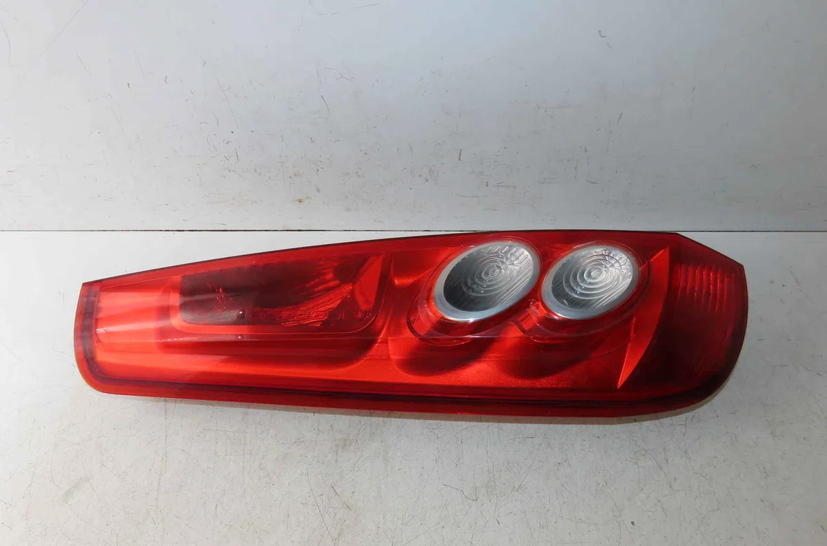 Catadioptre arg FORD FIESTA V occasion — photo 4