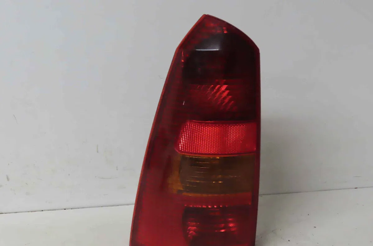 Catadioptre arg FORD FOCUS I occasion — photo 2