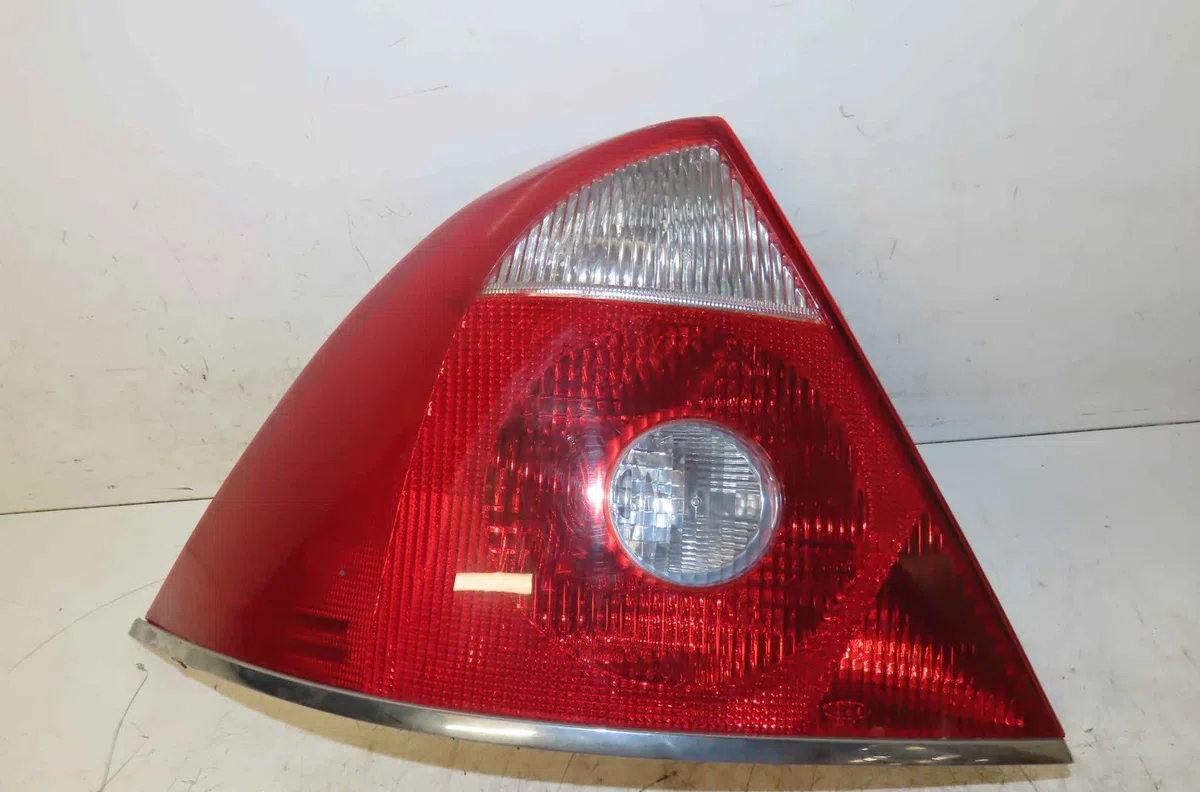 Catadioptre arg FORD MONDEO II occasion — photo 4
