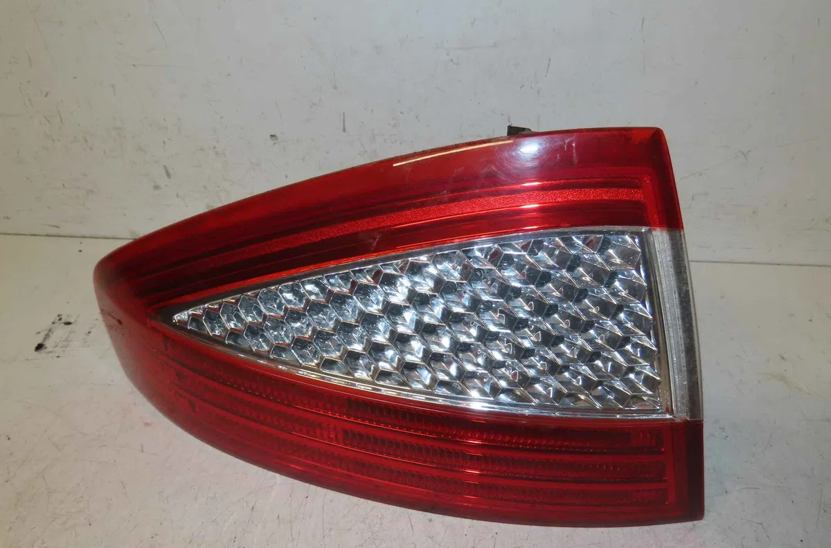 Catadioptre arg FORD MONDEO III occasion — photo 2