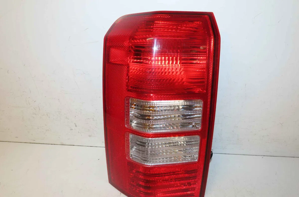 Catadioptre arg JEEP PATRIOT occasion — photo 2