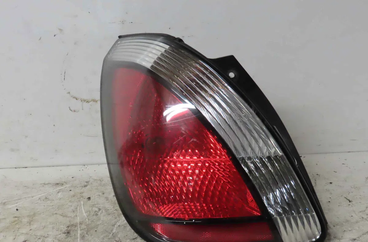 Catadioptre arg KIA RIO II occasion — photo 2