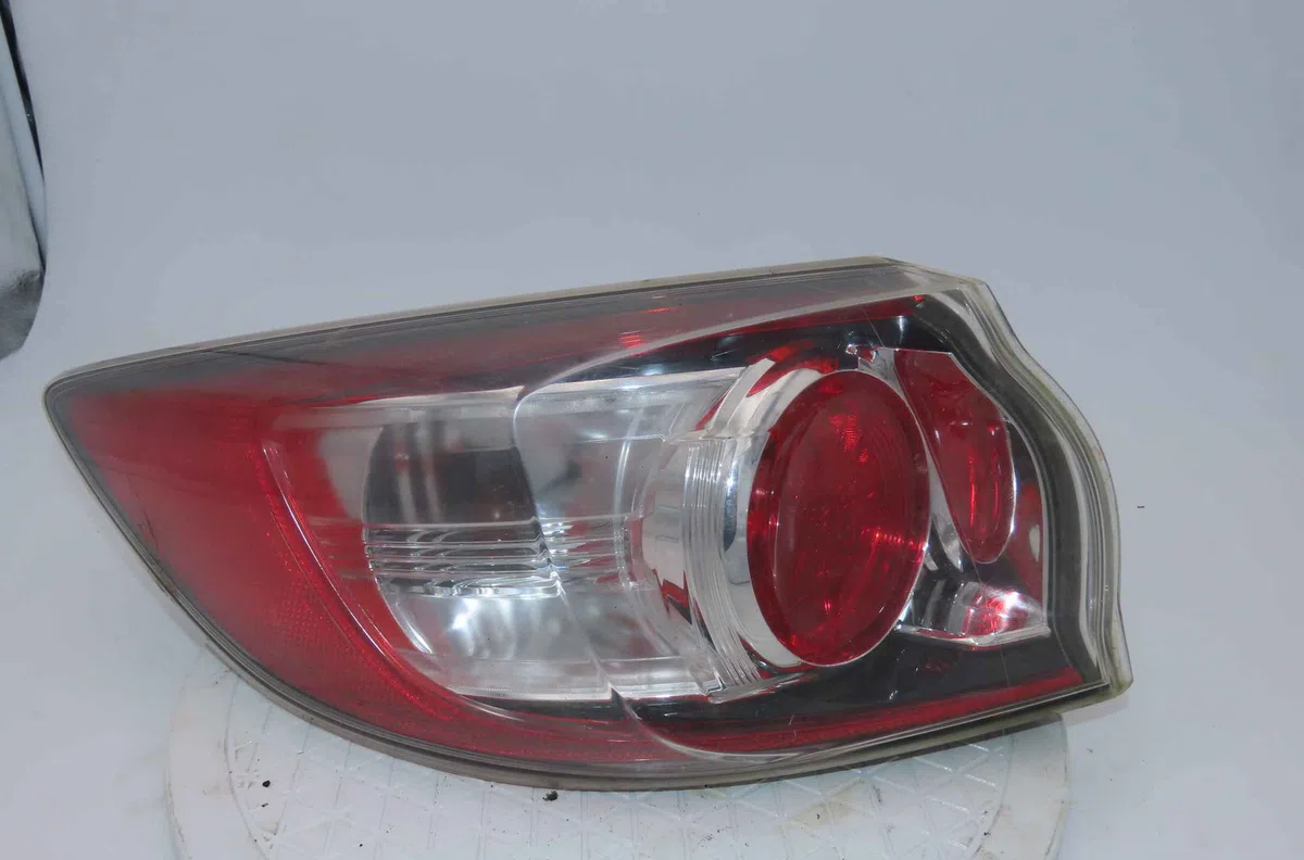 Catadioptre arg MAZDA 3 II occasion — photo 3