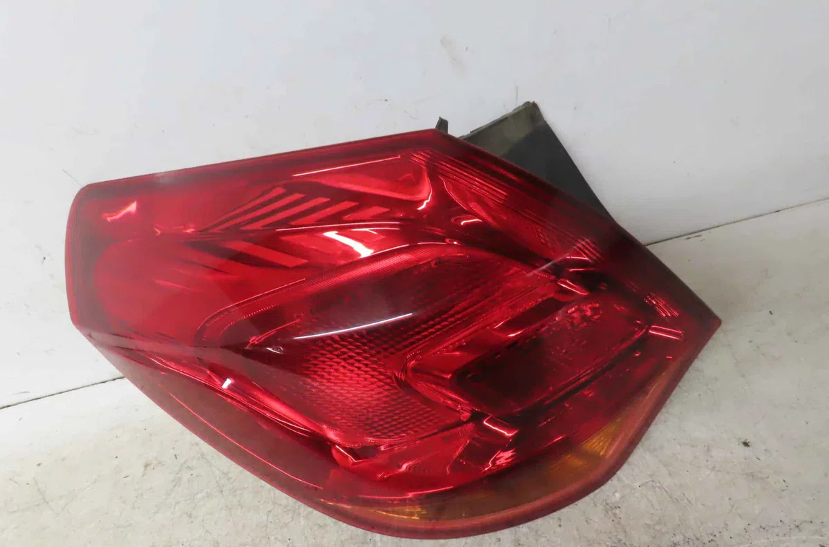 Catadioptre arg OPEL ASTRA IV occasion — photo 3