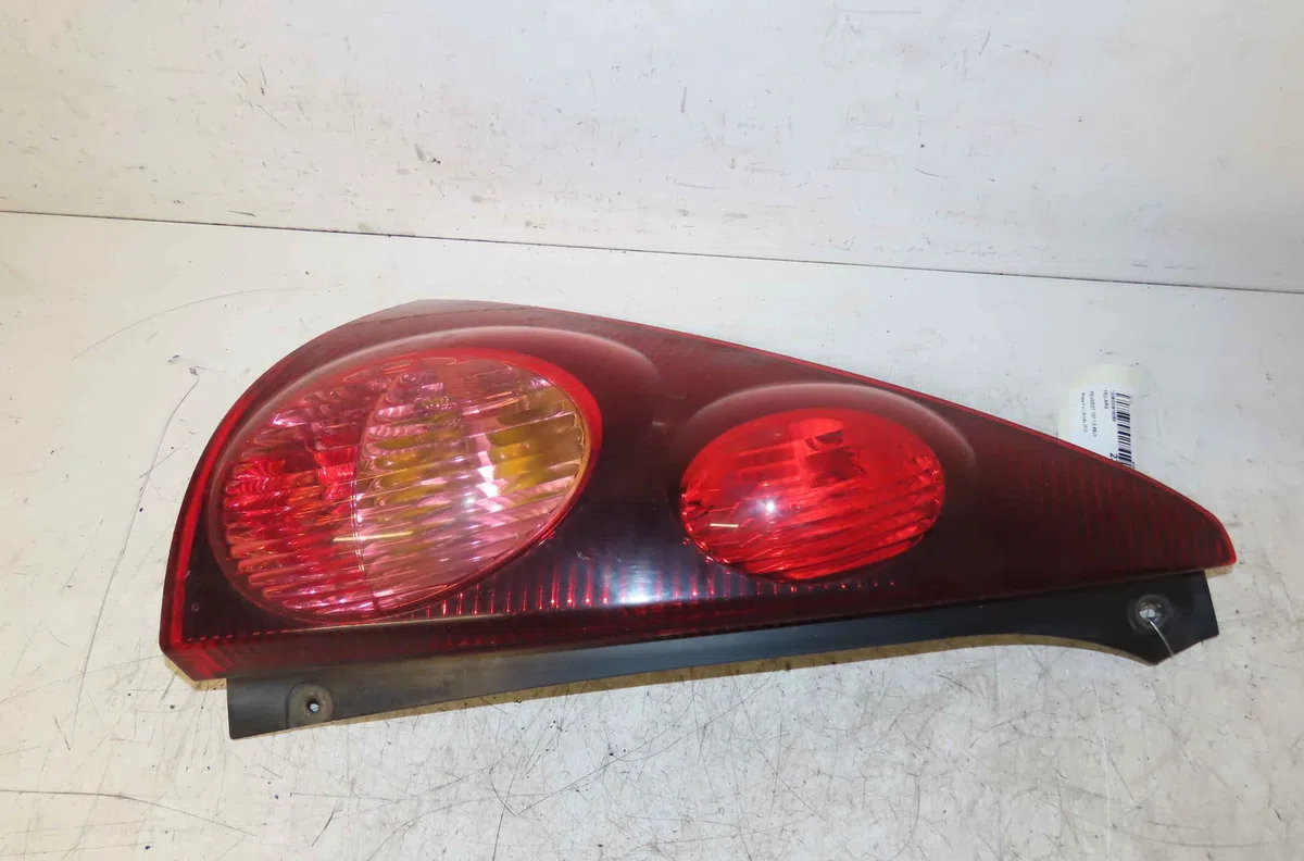 Catadioptre arg PEUGEOT 107 occasion — photo 4