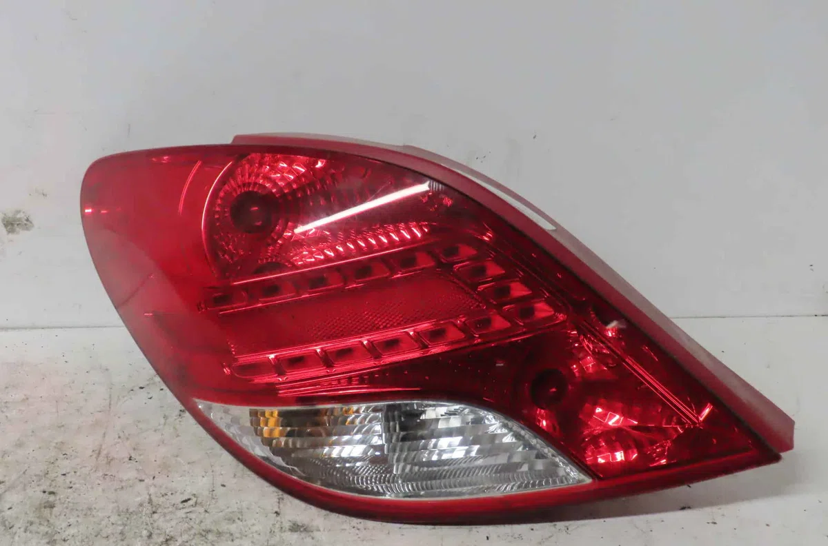 Catadioptre arg PEUGEOT 207 occasion — photo 2