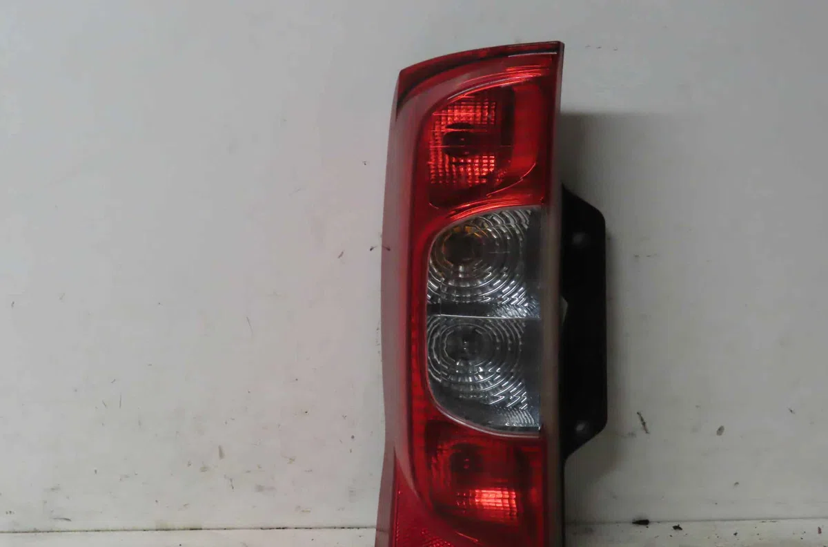 Catadioptre arg PEUGEOT BIPPER occasion — photo 2