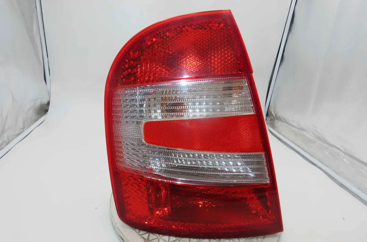 Catadioptre arg SKODA FABIA I occasion