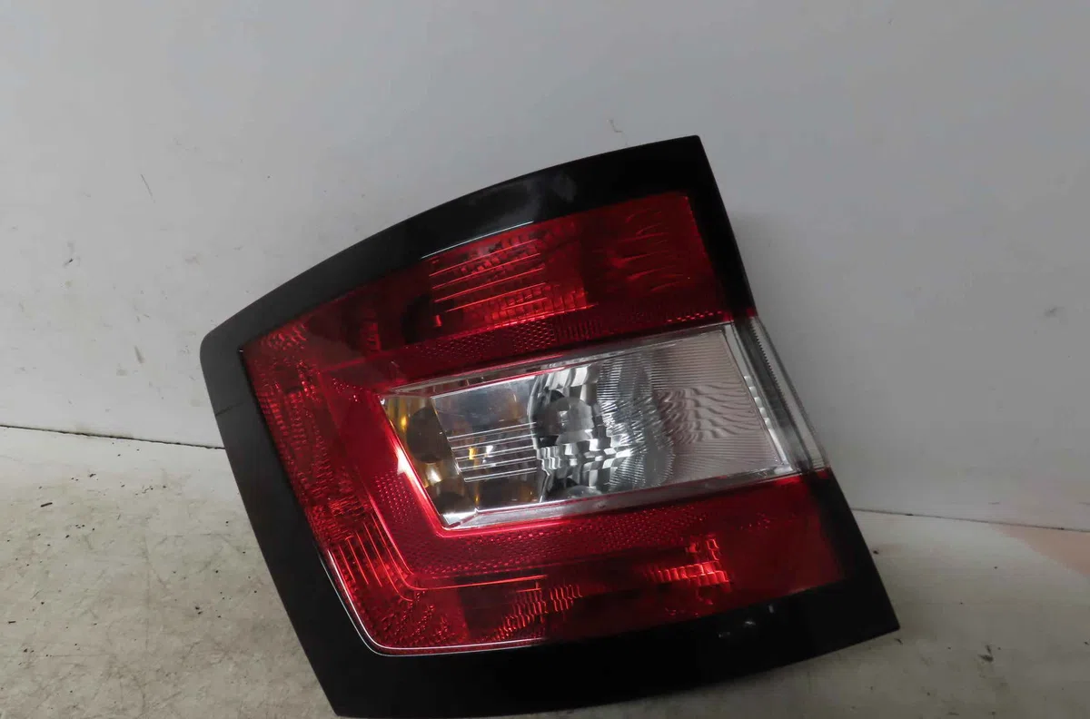 Catadioptre arg SKODA FABIA III occasion — photo 2