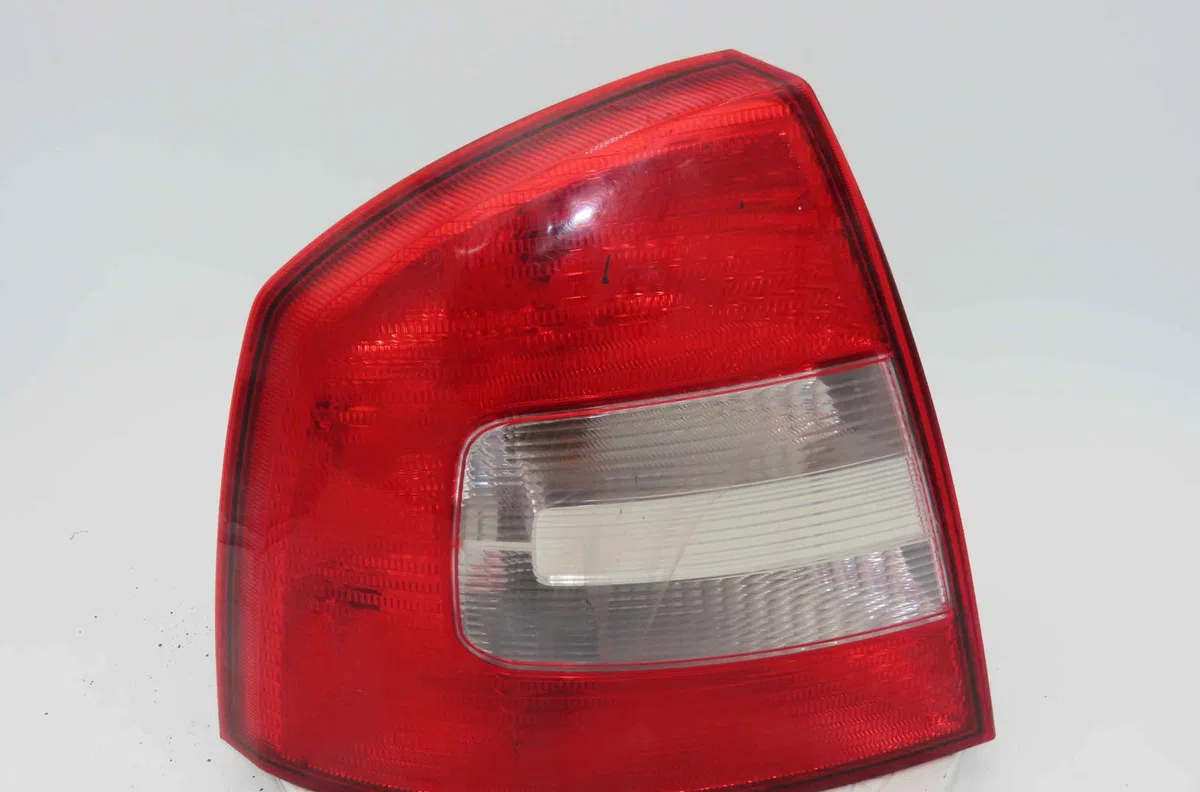 Catadioptre arg SKODA OCTAVIA II occasion — photo 3