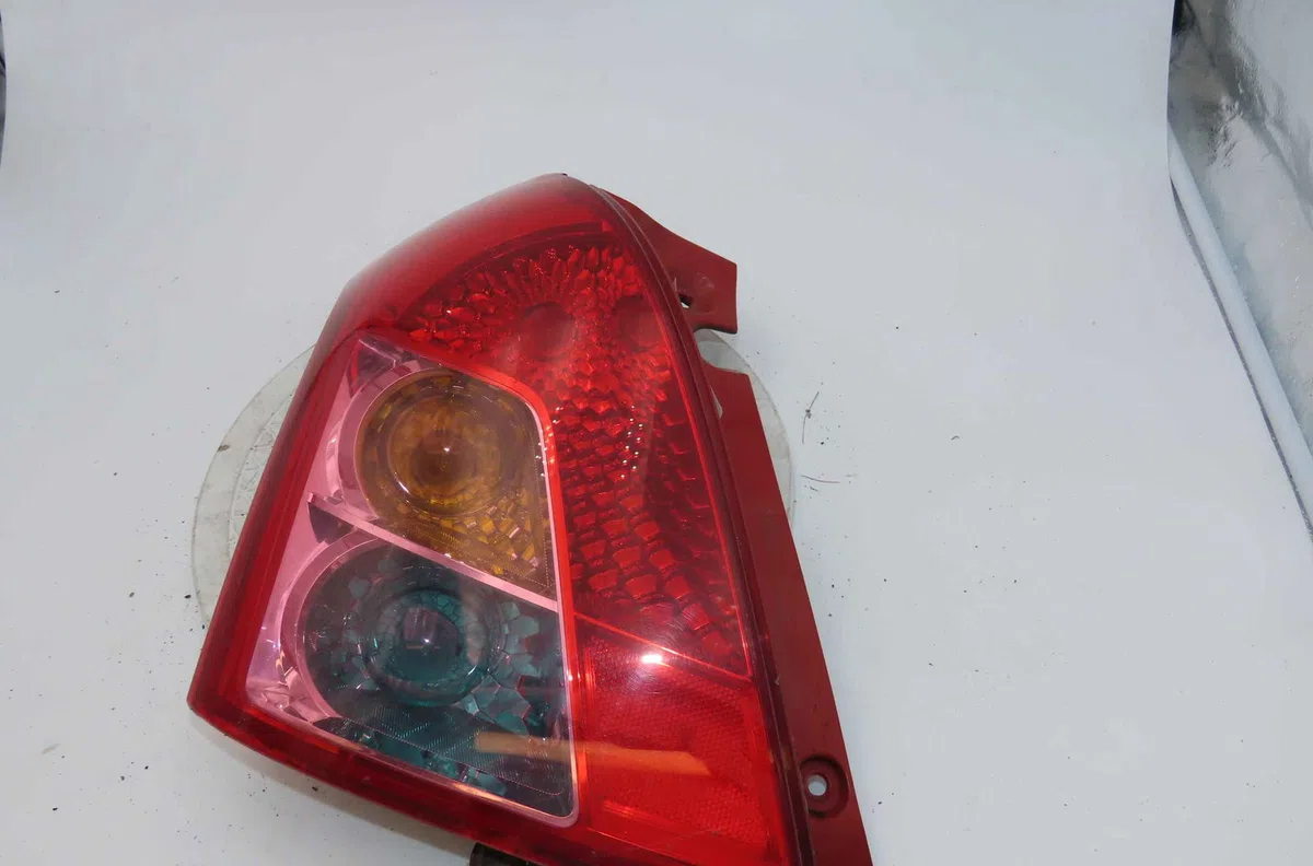 Catadioptre arg SUZUKI SWIFT III occasion — photo 3