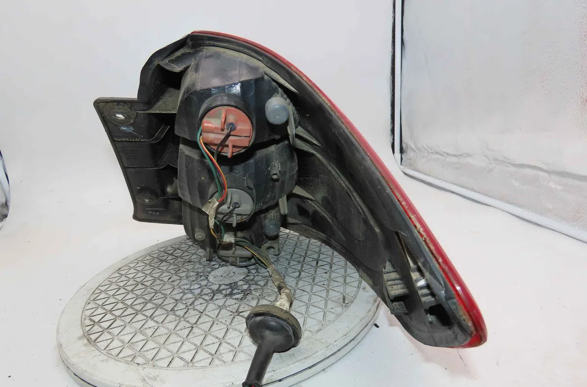 Catadioptre arg SUZUKI SX4 I occasion — photo 3