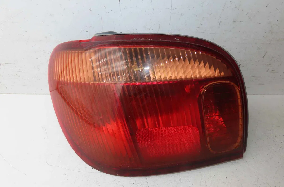 Catadioptre arg TOYOTA YARIS I occasion — photo 4