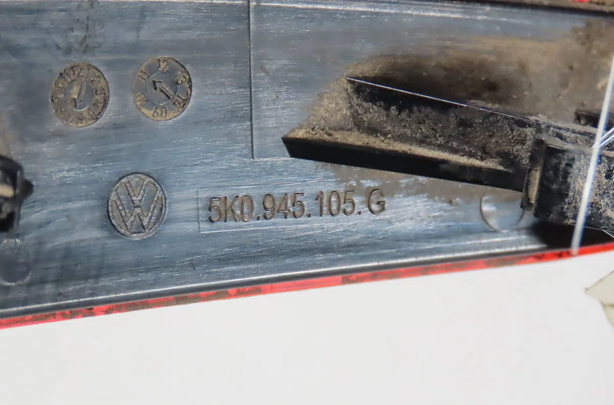 Catadioptre arg Volkswagen GOLF VI (5K1) 1.6 tdi (2009-2012) 5 portes occasion — photo 2