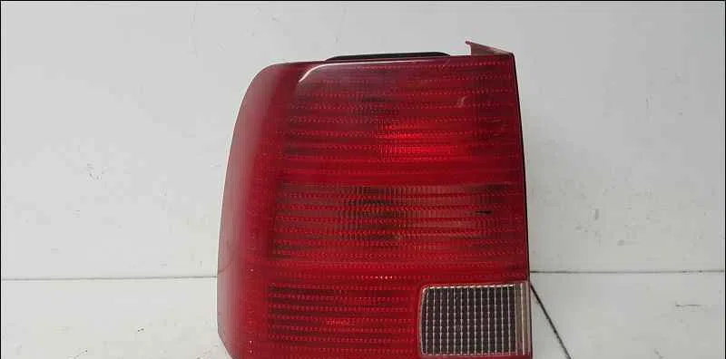 Catadioptre arg VOLKSWAGEN PASSAT IV occasion — photo 2
