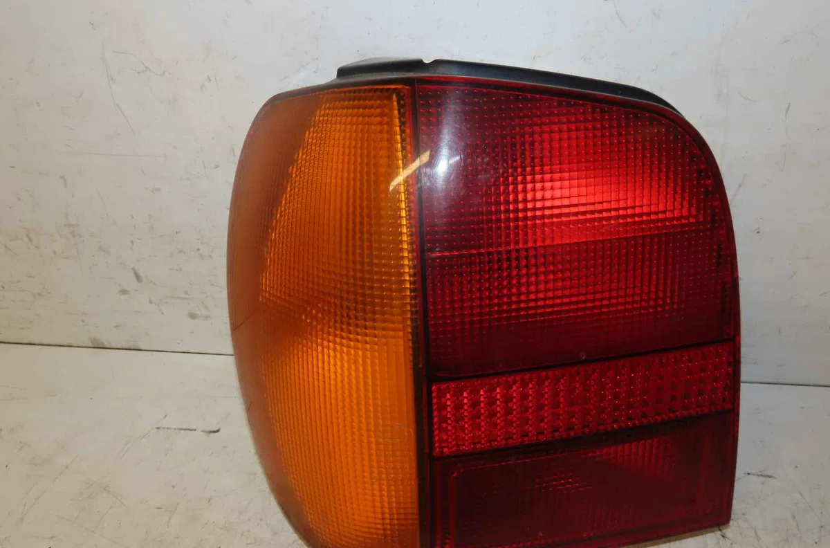 Catadioptre arg VOLKSWAGEN POLO III occasion — photo 3