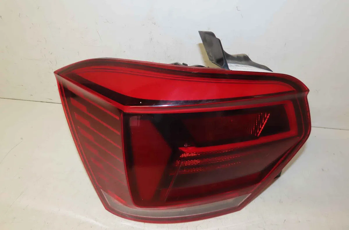 Catadioptre arg VOLKSWAGEN POLO VI occasion — photo 2