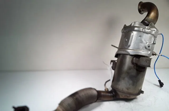 Catalyseur Ford C-MAX II (DXA-CB7, DXA-CEU) 1.6 tdci (2010-2019) 5 portes occasion — photo 2
