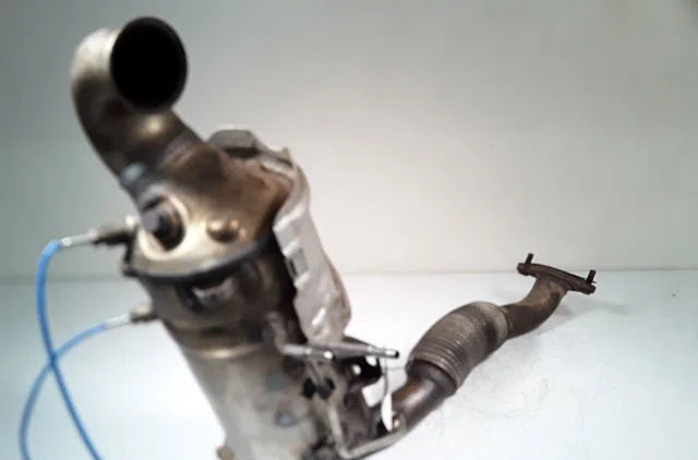 Catalyseur Ford C-MAX II (DXA-CB7, DXA-CEU) 1.6 tdci (2010-2019) 5 portes occasion — photo 3