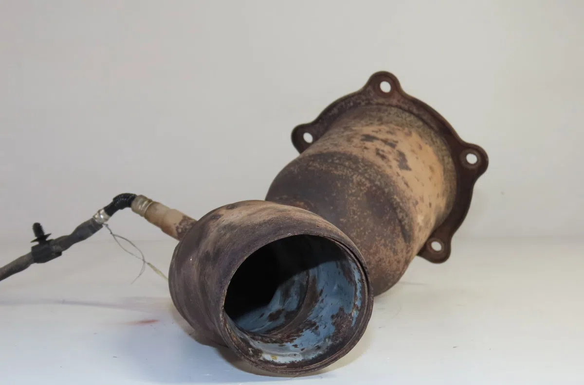Catalyseur gauche Porsche CAYENNE (9PA) S 4.8 (2007-2010) occasion — photo 4