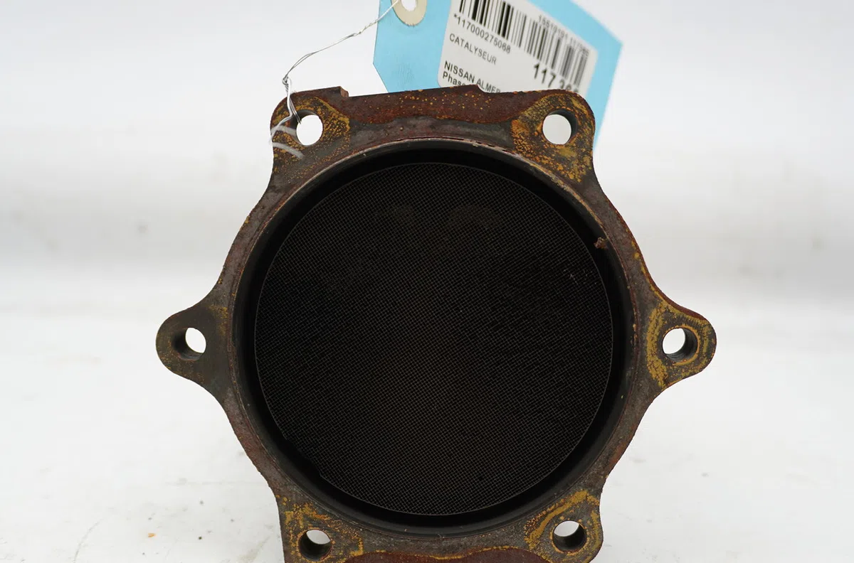 Catalyseur Nissan ALMERA II Hatchback (N16) 1.8 (2000-2002) occasion — photo 3