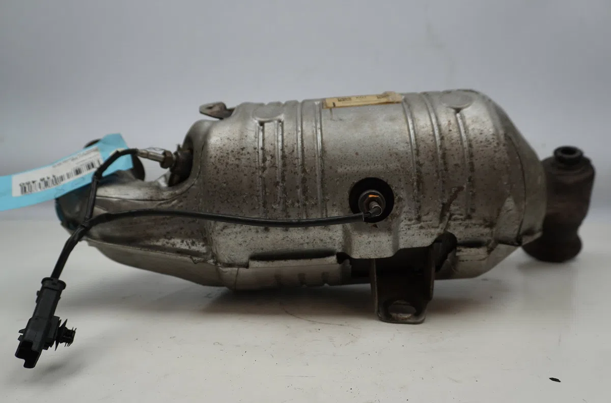 Catalyseur Peugeot 208 I (CA_, CC_) 1.6 bluehdi 100 (2015) 5 portes occasion — photo 3