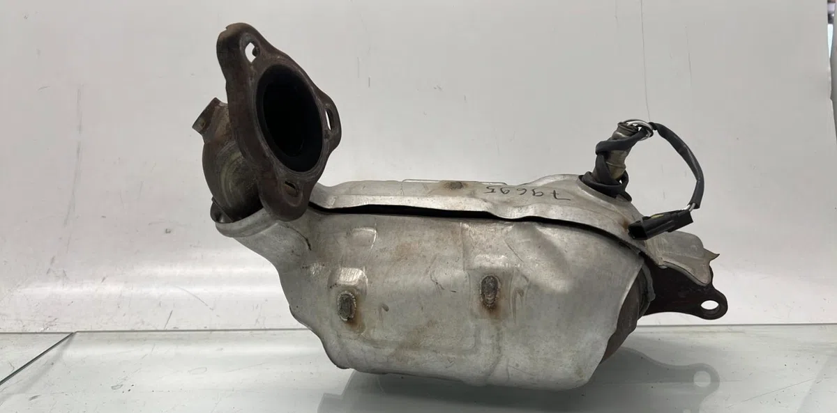 Catalyseur RENAULT CLIO 4 PHASE 1 occasion — photo 3