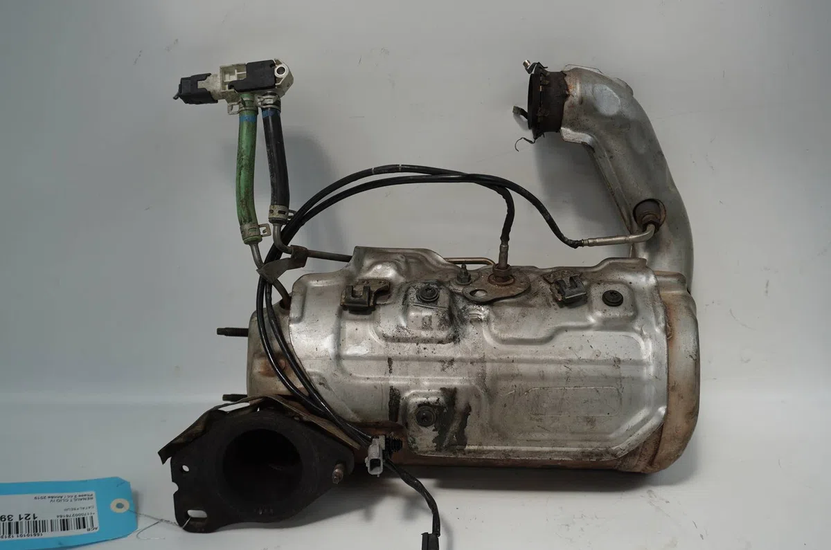 Catalyseur Renault CLIO IV (BH_) 1.5 dci 90 (2012) 5 portes occasion — photo 2