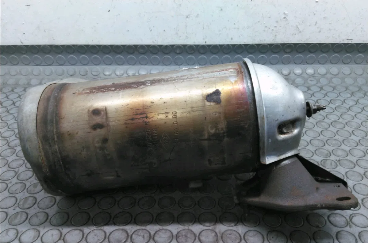 Catalyseur Renault CLIO IV (BH_) 1.5 dci 90 (2012) 5 portes occasion — photo 2
