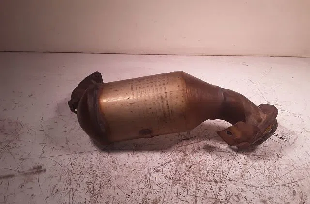Catalyseur Toyota COROLLA (_E12_) 1.4 d (nde120_) (2004-2007) 5 portes occasion — photo 2