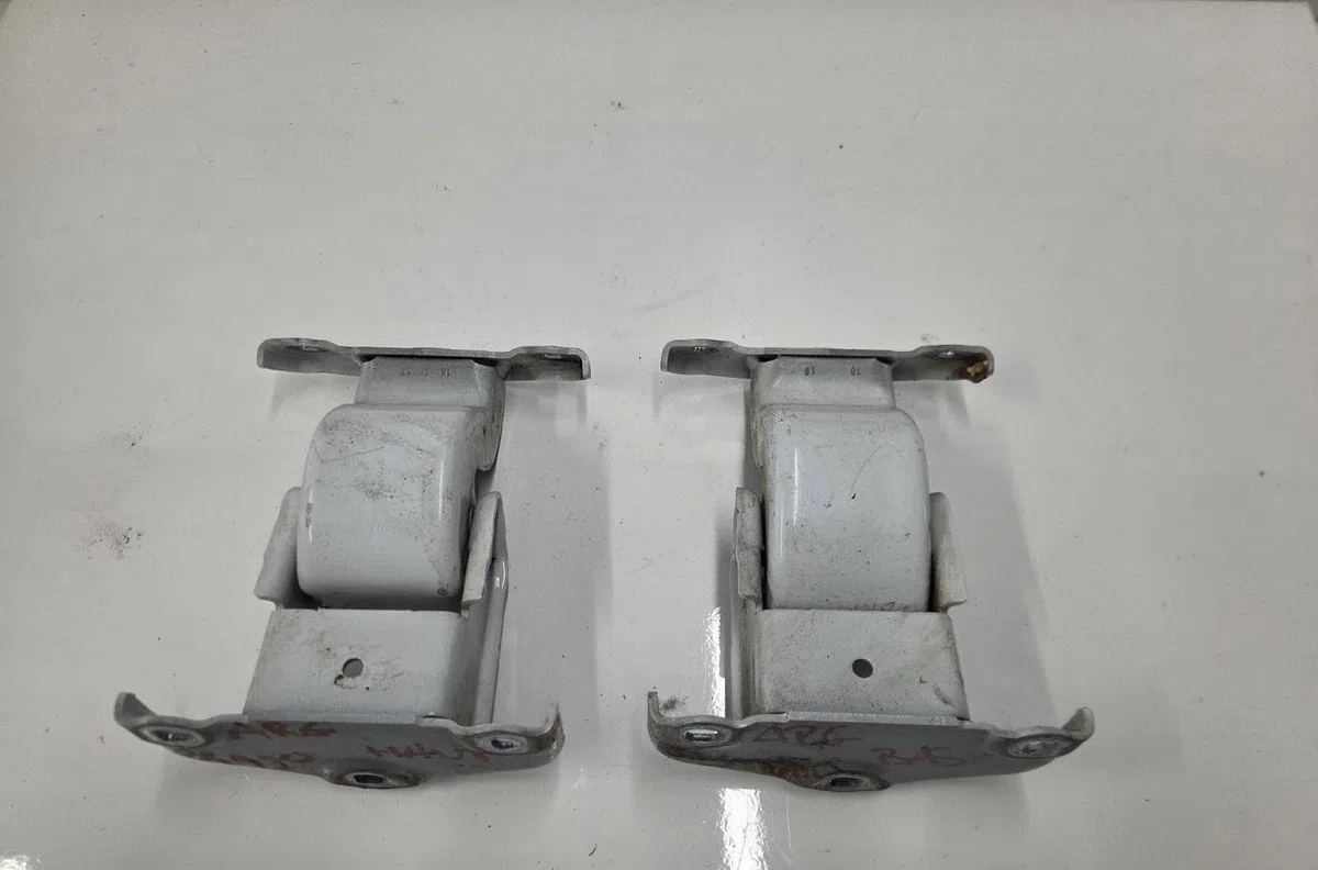 Charniere inf porte battante arg RENAULT TRAFIC 3 COURT PHASE 1 occasion