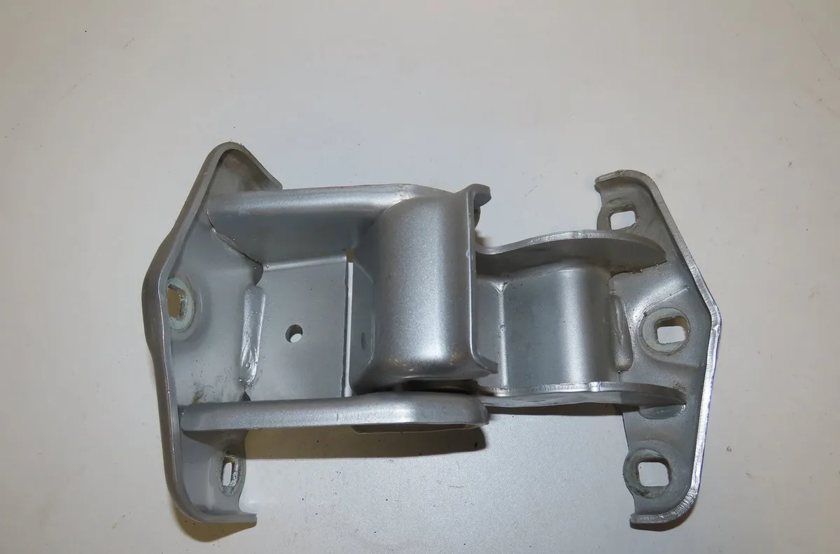 Charniere sup porte battante arg Renault TRAFIC II Camionnette (FL) 2.0 dci 115 (fl01, fl0u) (2006) occasion