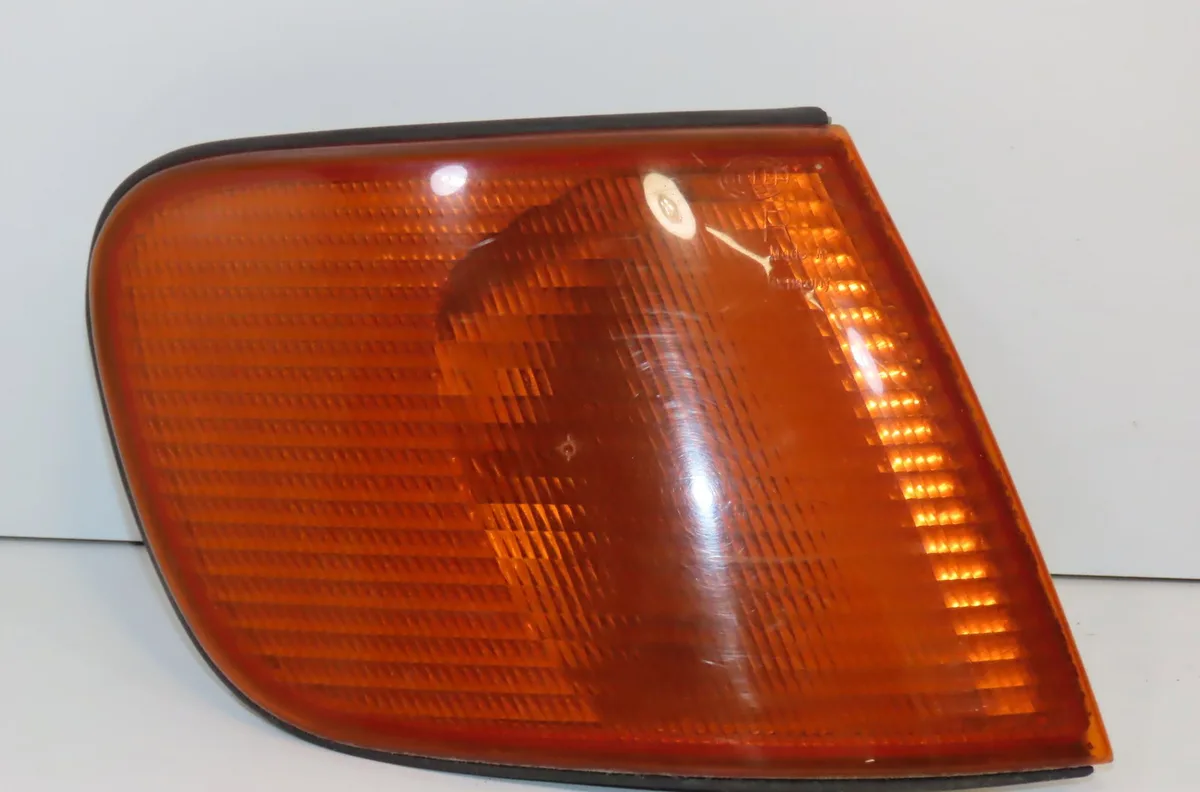 Clignotant droit Audi 100 C4 A trois volumes (4A2) 2.5 tdi (1990-1994) occasion
