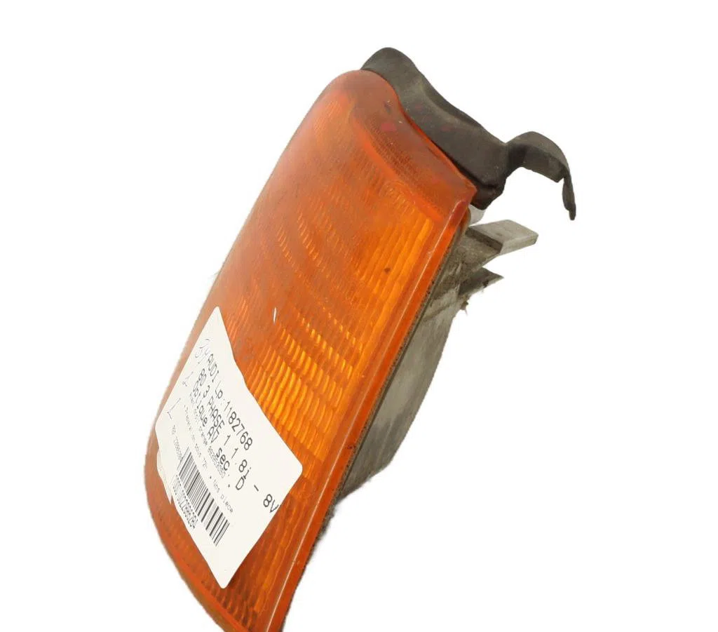 Clignotant droit Audi 80 B3 A trois volumes (893, 894, 8A2) 1.8 e (1986-1991) occasion — photo 3