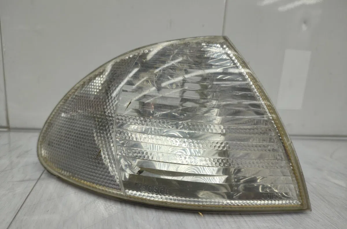 Clignotant droit BMW SERIE 3 E46 PHASE 2 occasion — photo 2