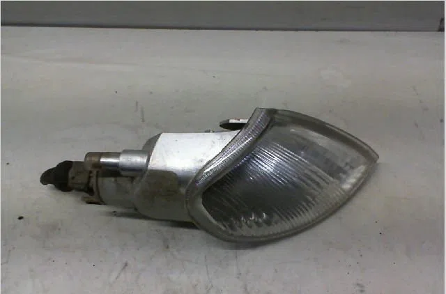 Clignotant droit CITROEN SAXO Phase 1 03-1996--09-1999 1.4i occasion — photo 2