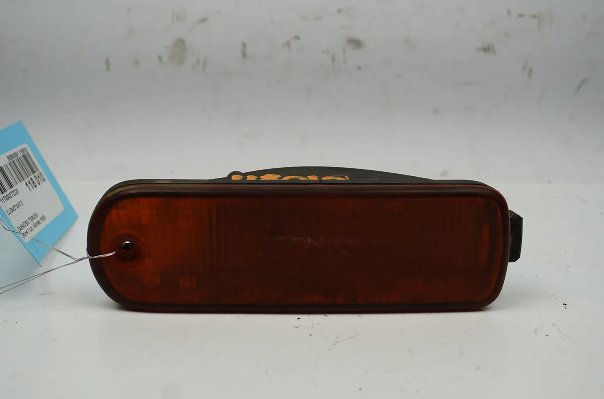 Clignotant droit Daihatsu TERIOS (J1_) 1.3 4wd (j100) (1997-2000) 5 portes occasion