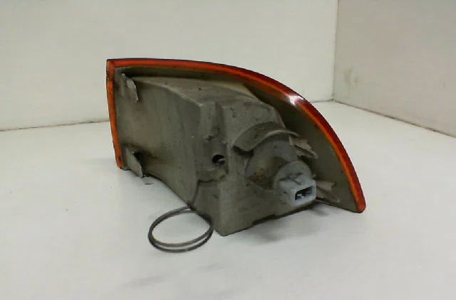 Clignotant droit FIAT PUNTO I Phase 1 11-1993--10-1999 1.7 TD 60ch occasion — photo 2