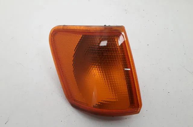 Clignotant droit Ford FIESTA III (GFJ) 1.1 (1989-1995) occasion
