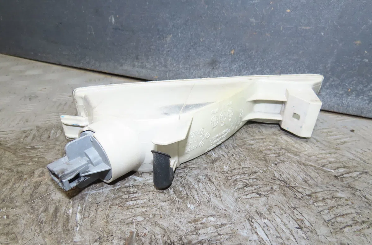 Clignotant droit Honda PRELUDE IV (BB_) 2.0 i 16v (bb3) (1992-1996) occasion — photo 3
