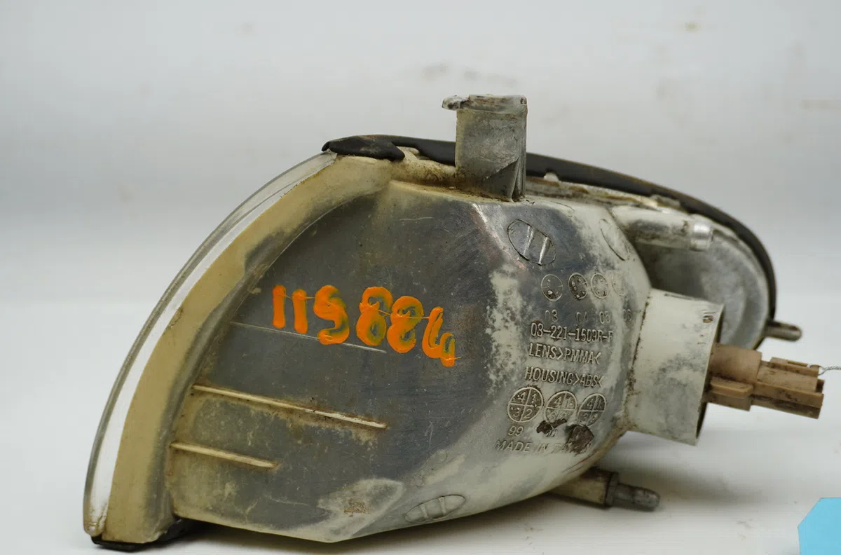 Clignotant droit Hyundai PONY I (X-3) 1.3 i 12v (1994-2000) occasion