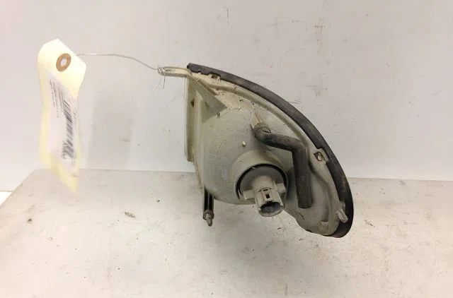 Clignotant droit Hyundai PONY I (X-3) 1.5 i 12v (1994-2000) occasion — photo 2