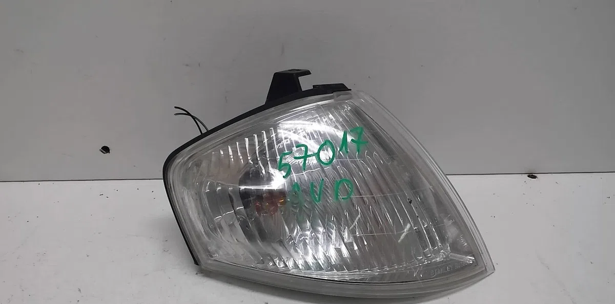 Clignotant droit Mazda 323 F VI (BJ) 1.5 16v (bj5w) (1998-2001) occasion — photo 4